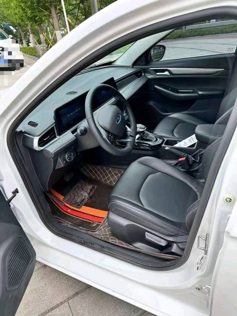 青岛22年福特福睿斯6