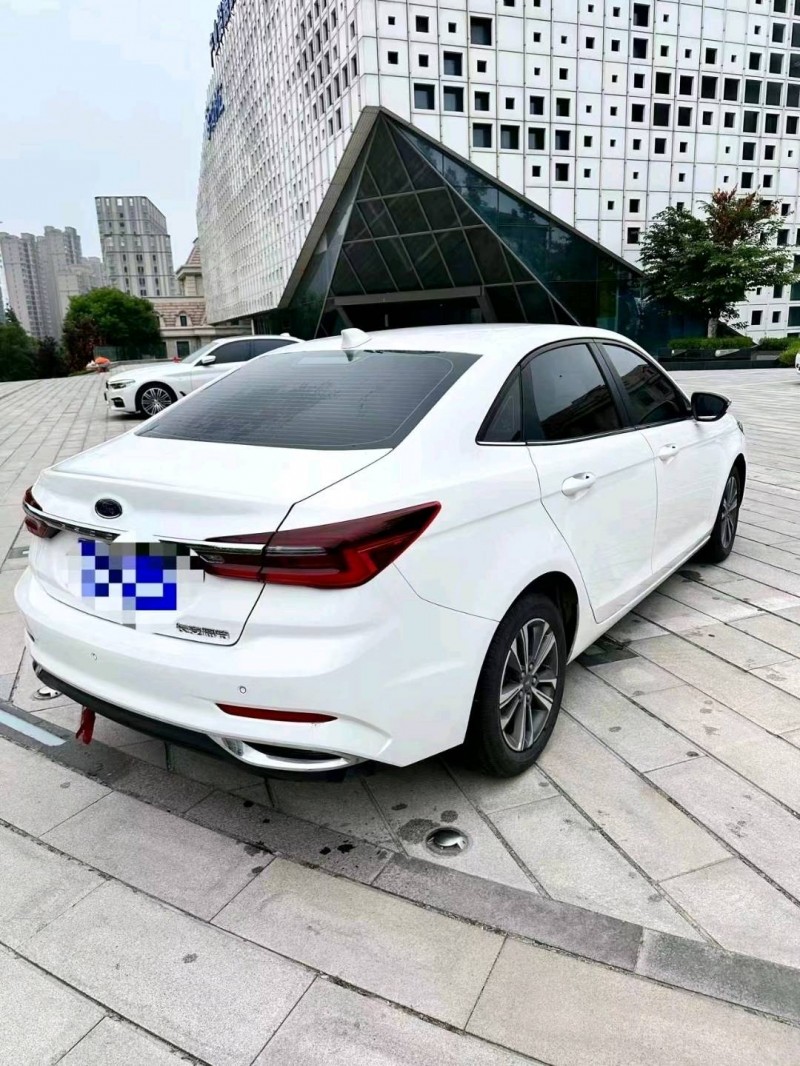 青岛22年福特福睿斯8