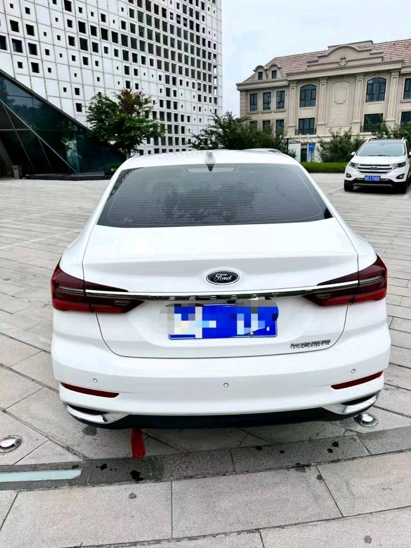 青岛22年福特福睿斯9