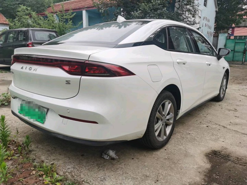 济宁23年传祺埃安S5808