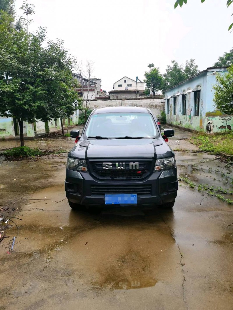 济宁23年SWM斯威汽车大虎1