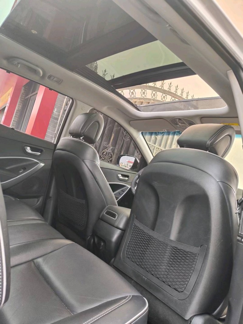 济宁16年现代新胜达4