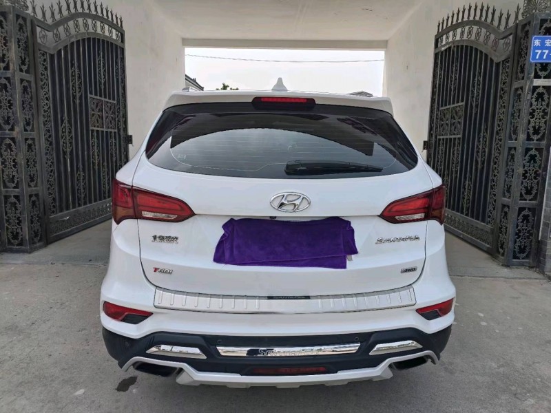 济宁16年现代新胜达9