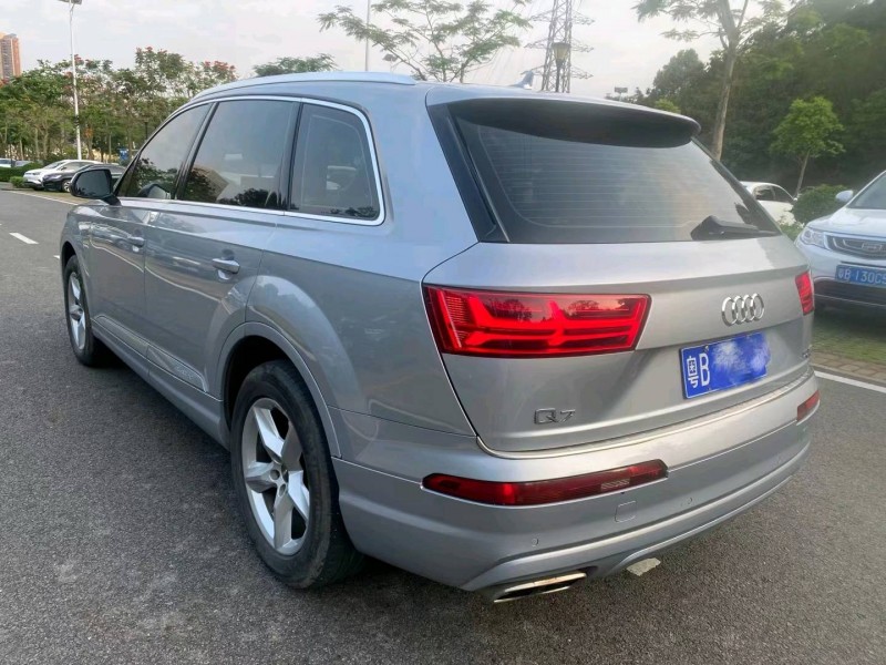 东莞17年奥迪Q78