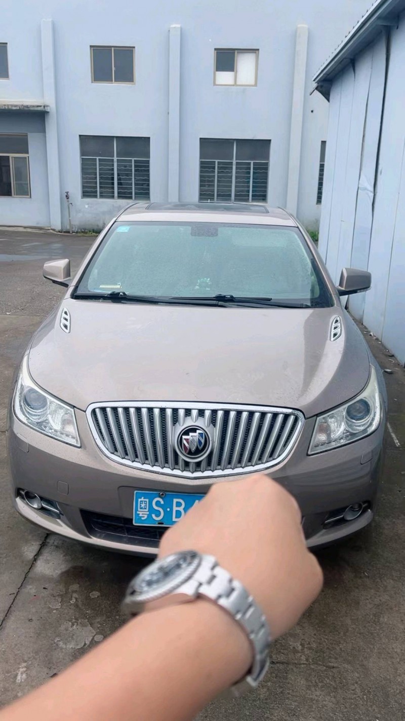 嘉兴12年别克君越1