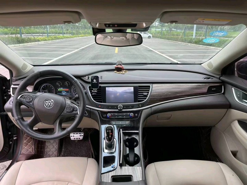 徐州17年别克君越5