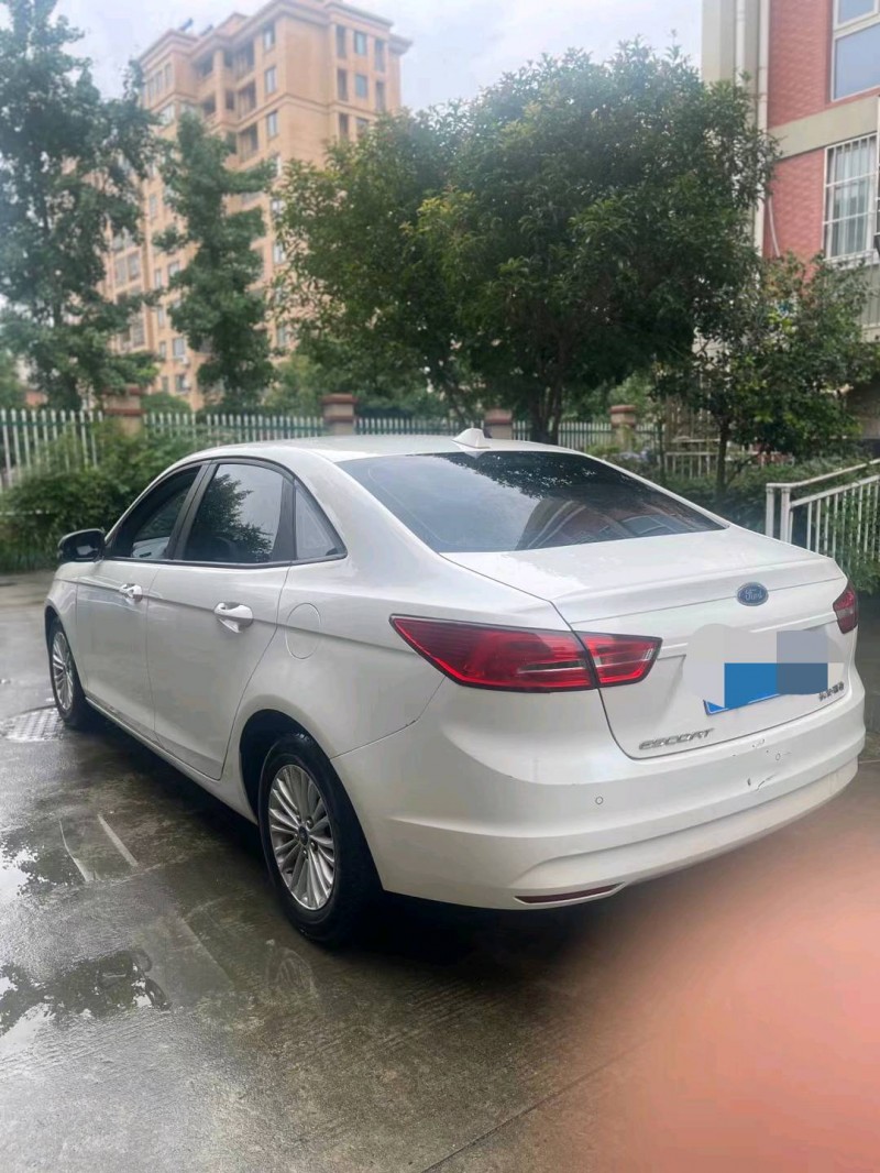 嘉兴17年福特福睿斯3