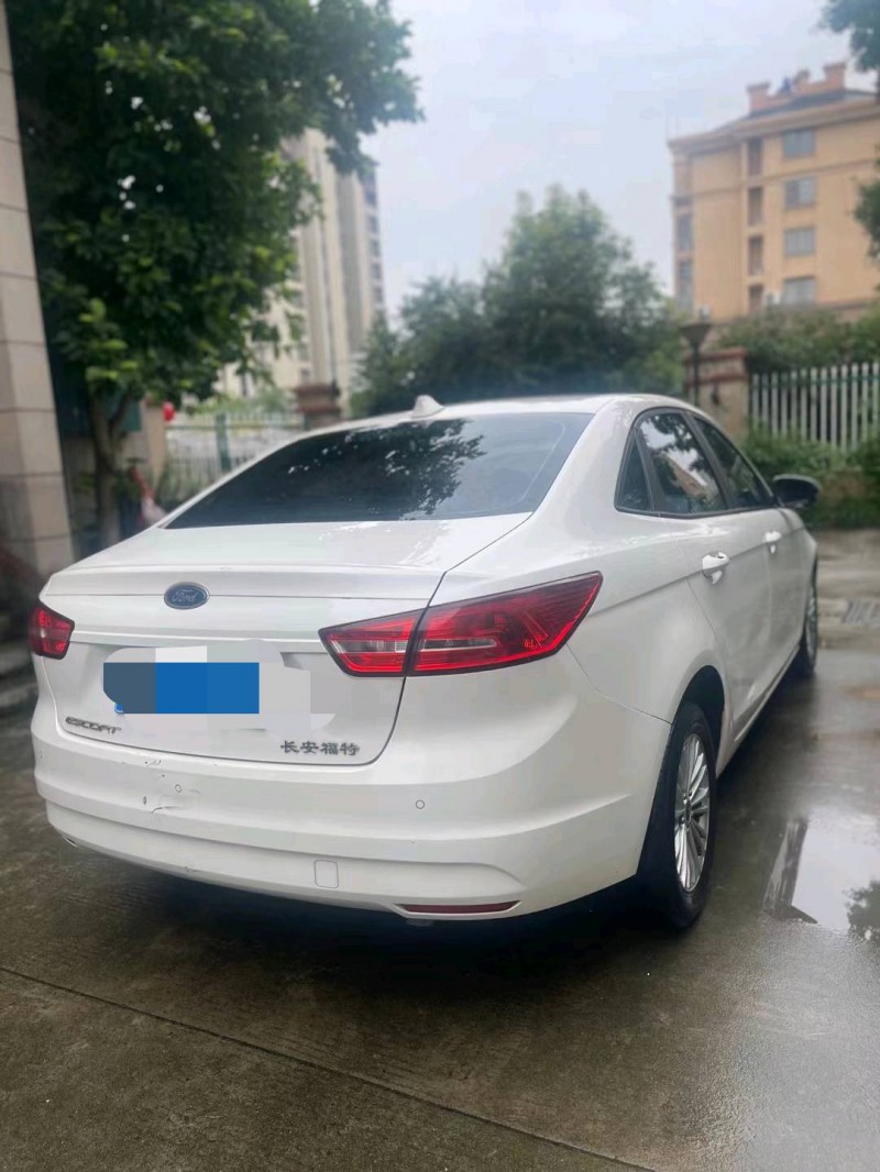 嘉兴17年福特福睿斯4