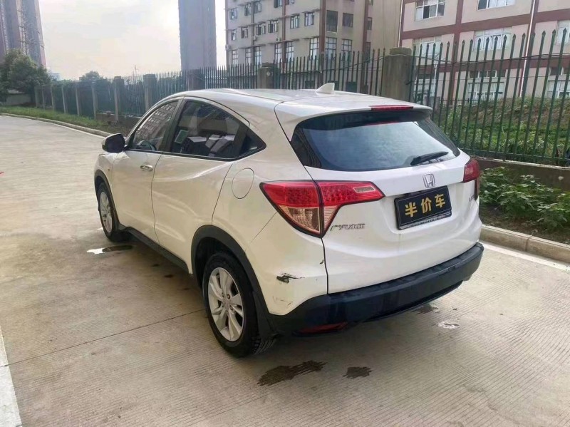 宜昌17年本田缤智8