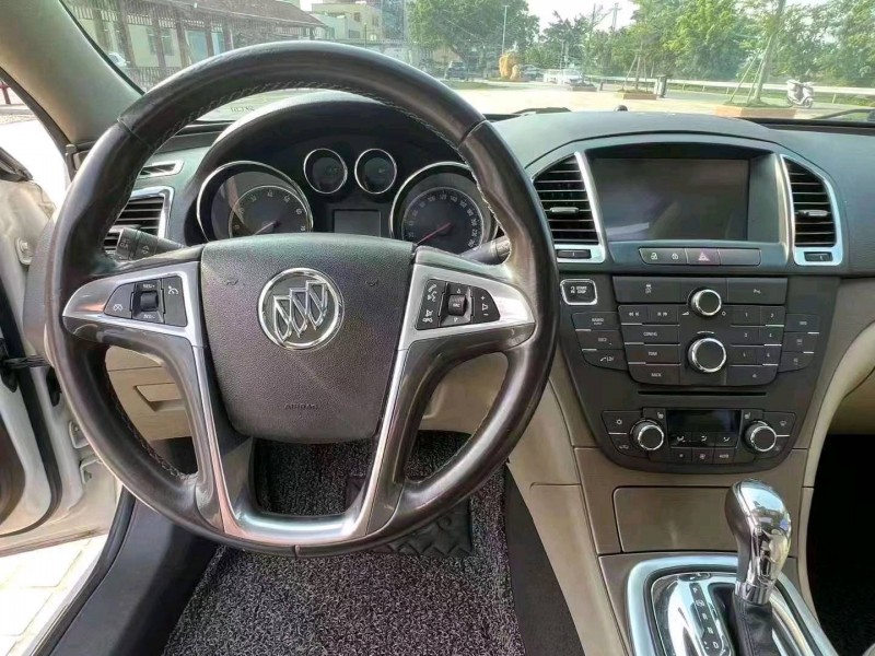 汕头12年别克君威4