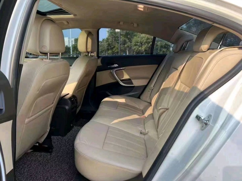 汕头12年别克君威8