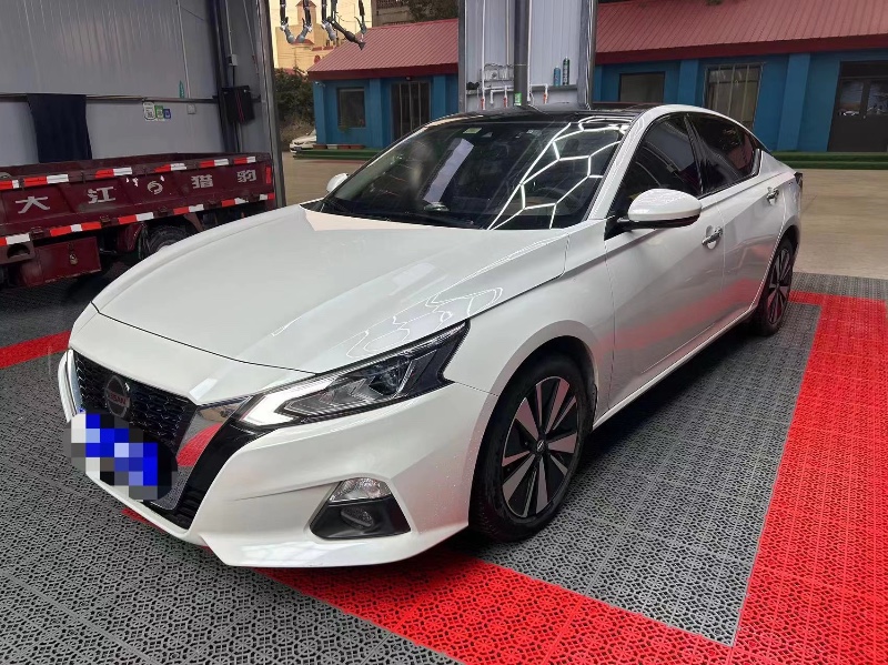 邢台19年日产天籁2