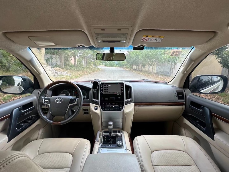 青岛19年丰田兰德酷路泽7