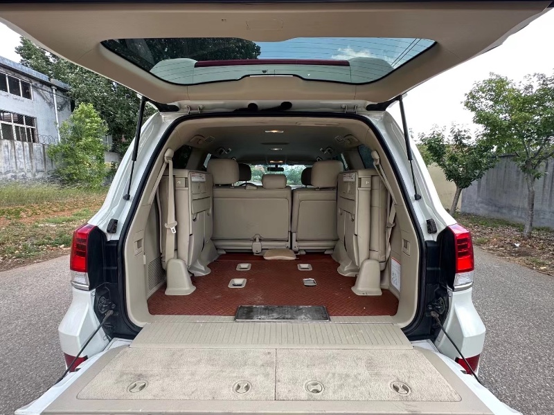 青岛19年丰田兰德酷路泽8