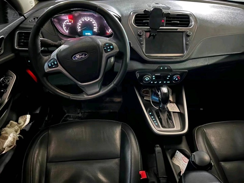 重庆17年福特福睿斯5