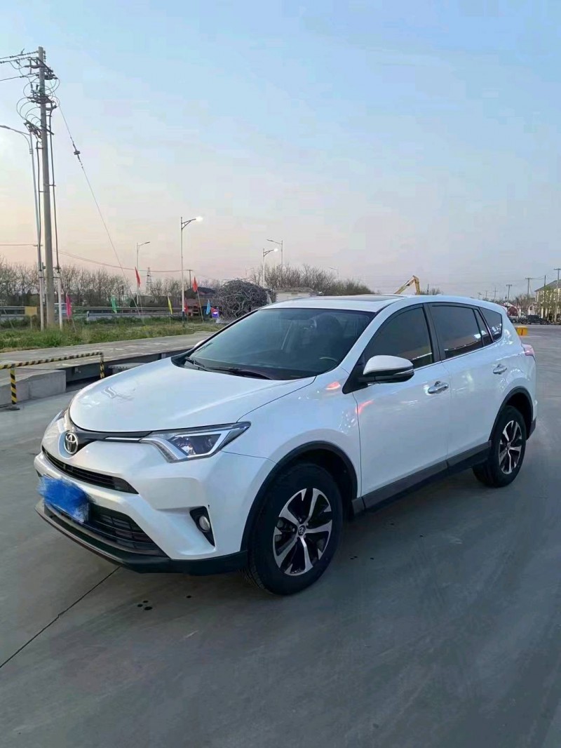 枣庄19年丰田RAV43
