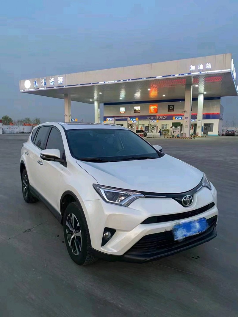 枣庄19年丰田RAV42