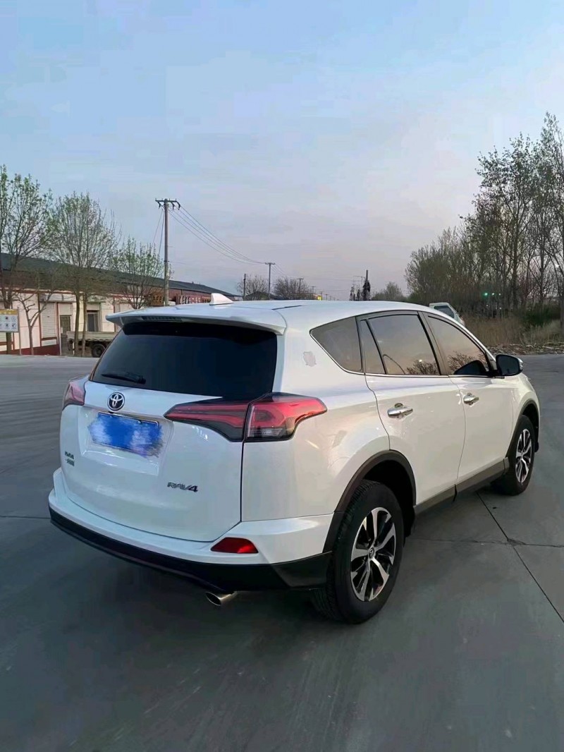 枣庄19年丰田RAV48