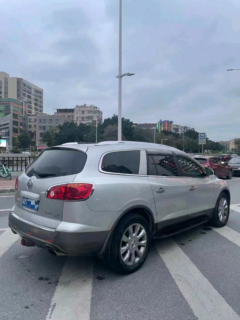 深圳10年别克昂科雷5