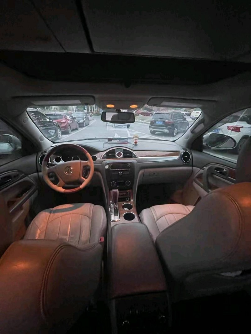 深圳10年别克昂科雷8