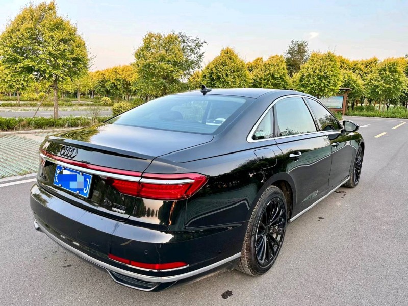 东营19年奥迪A8L7