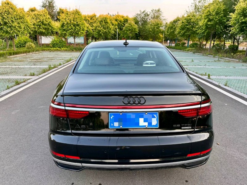 东营19年奥迪A8L9