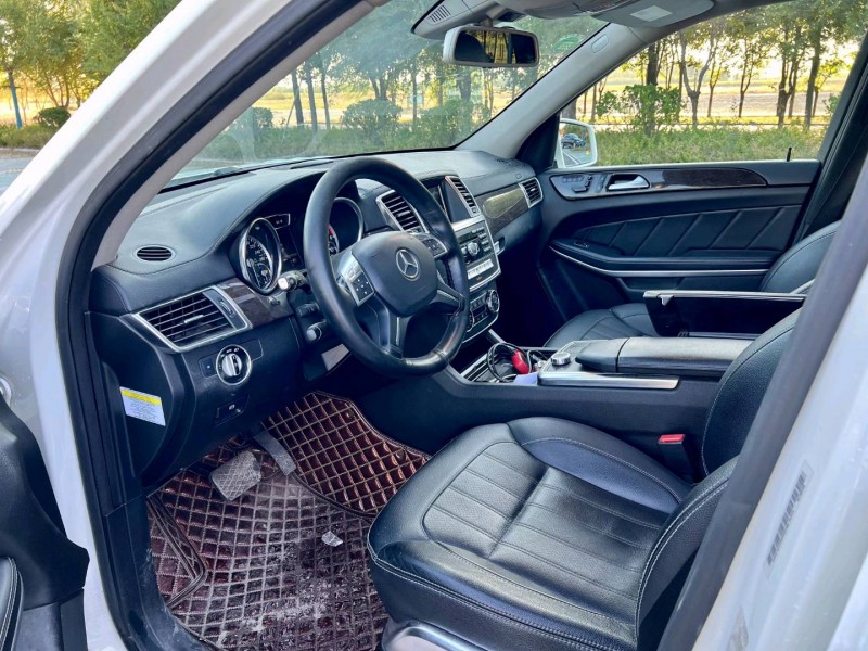 东营13年奔驰GL8