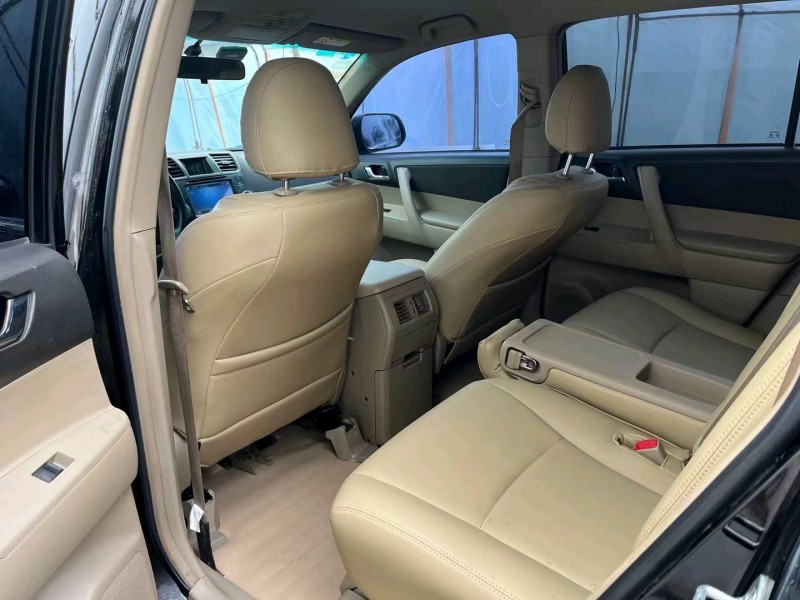 保定13年丰田汉兰达8