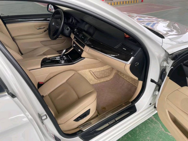 保定12年宝马5系5