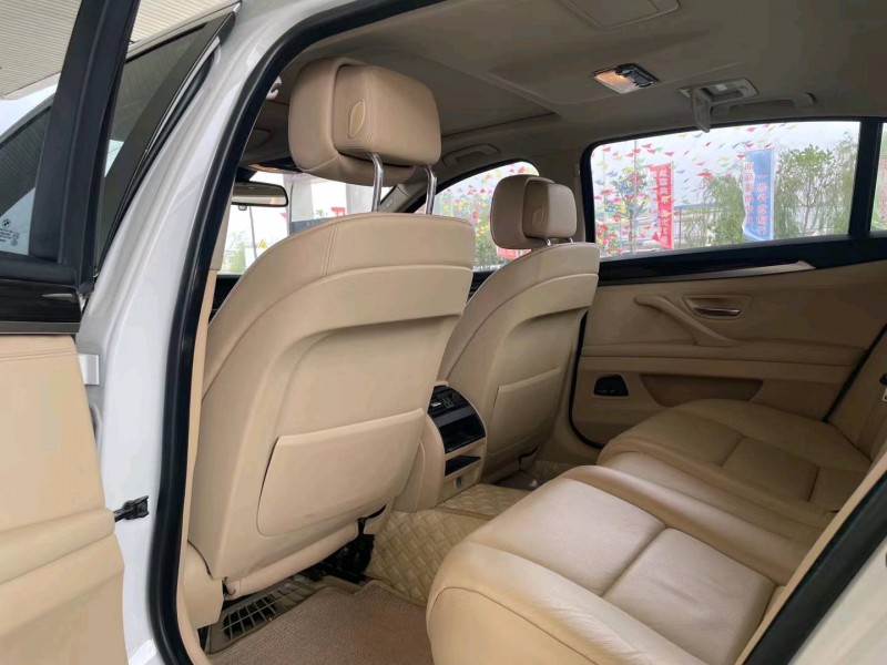 保定12年宝马5系7