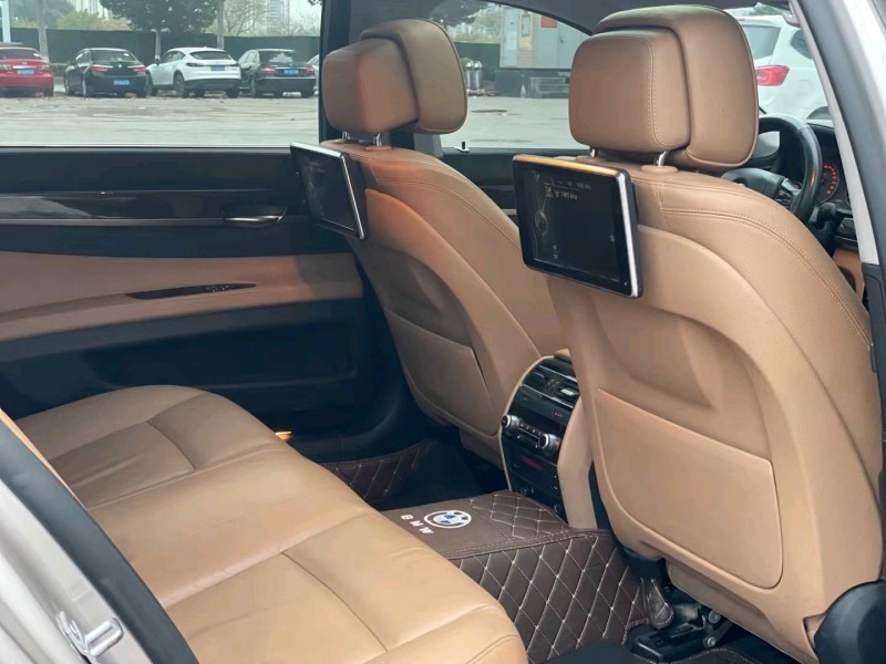 济南13年宝马7系7