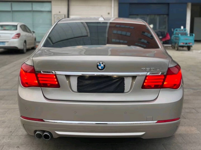 济南13年宝马7系9