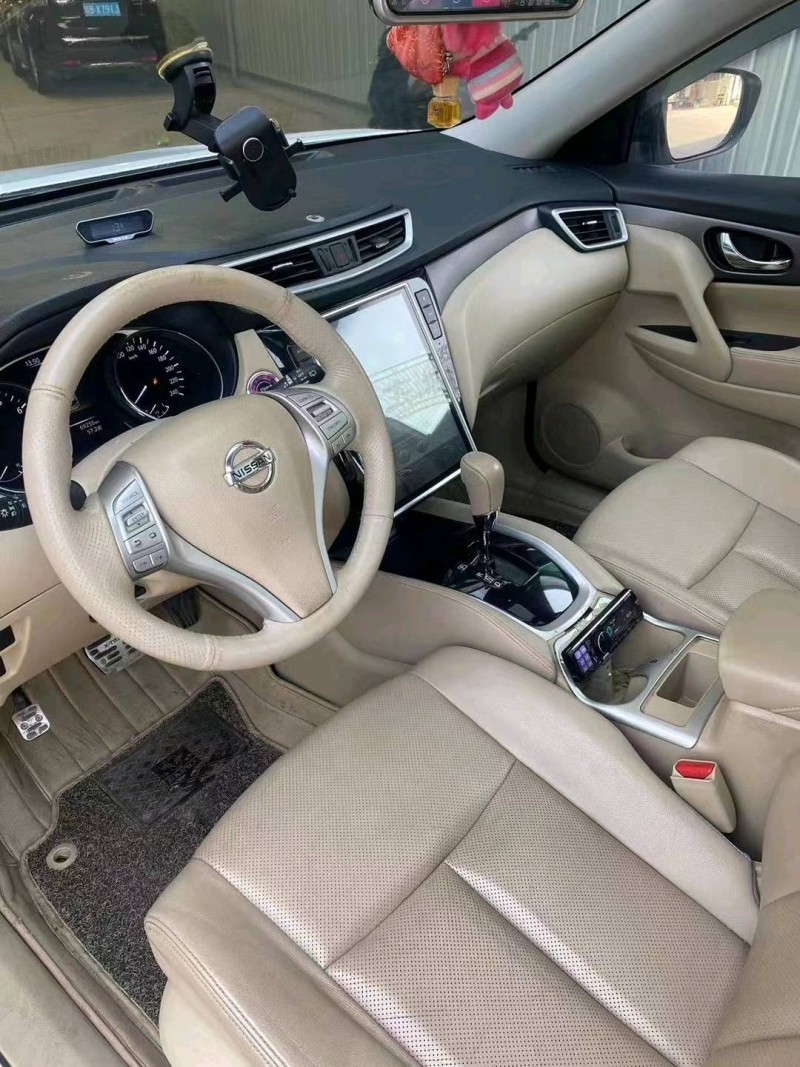 济宁16年日产奇骏6