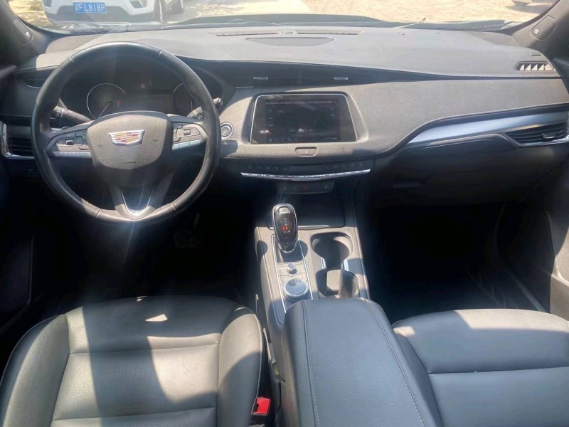 保定19年凯迪拉克XT44