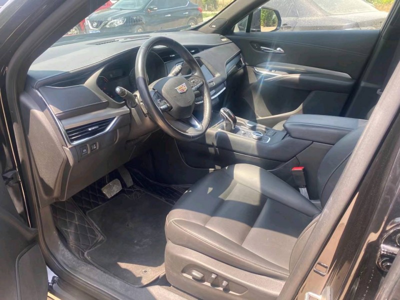 保定19年凯迪拉克XT46