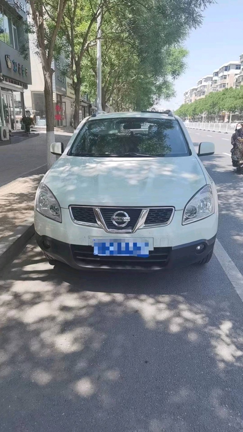 济南12年日产逍客1
