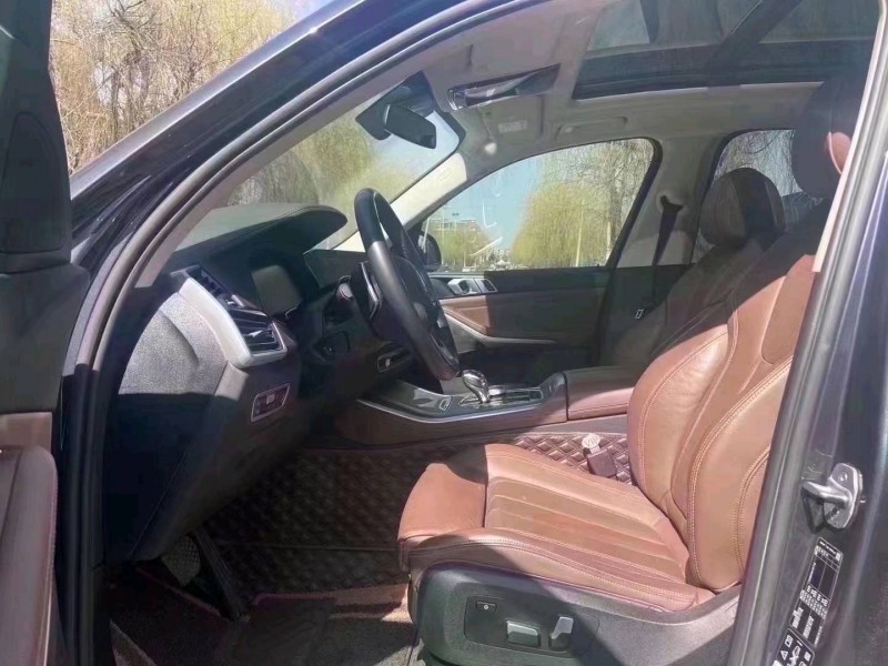 济南20年宝马X57