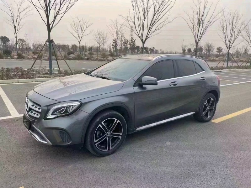 徐州18年奔驰GLA2