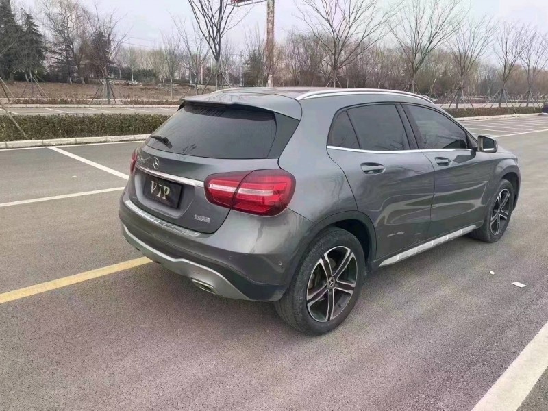 徐州18年奔驰GLA8