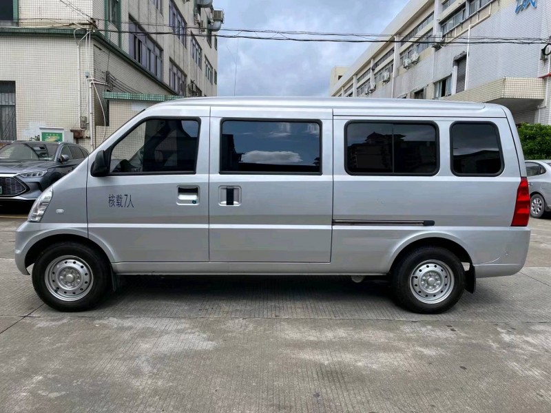 中山22年五菱汽车荣光3