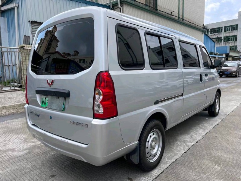 中山22年五菱汽车荣光4