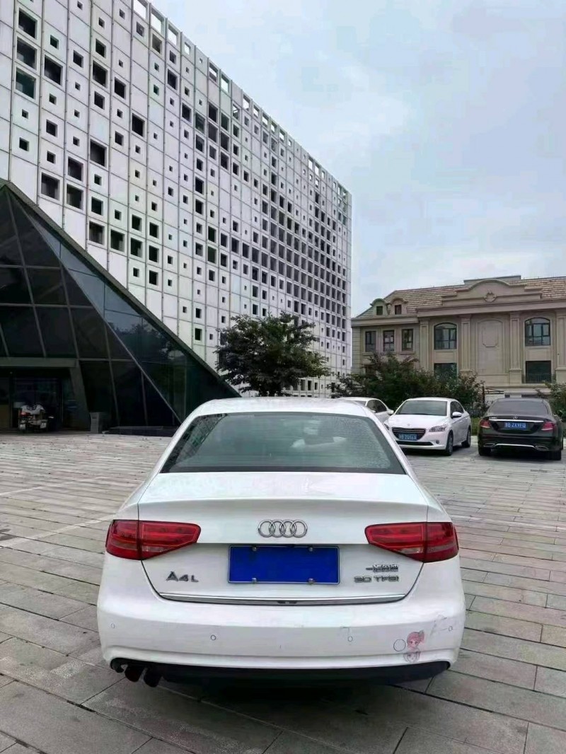 东营14年奥迪A4L8