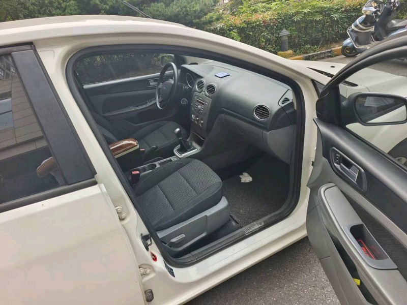 常州14年福特福克斯5