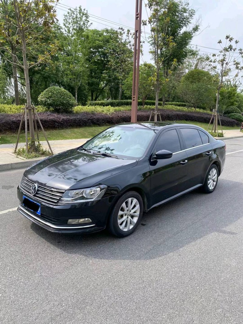 淮南17年大众朗逸4