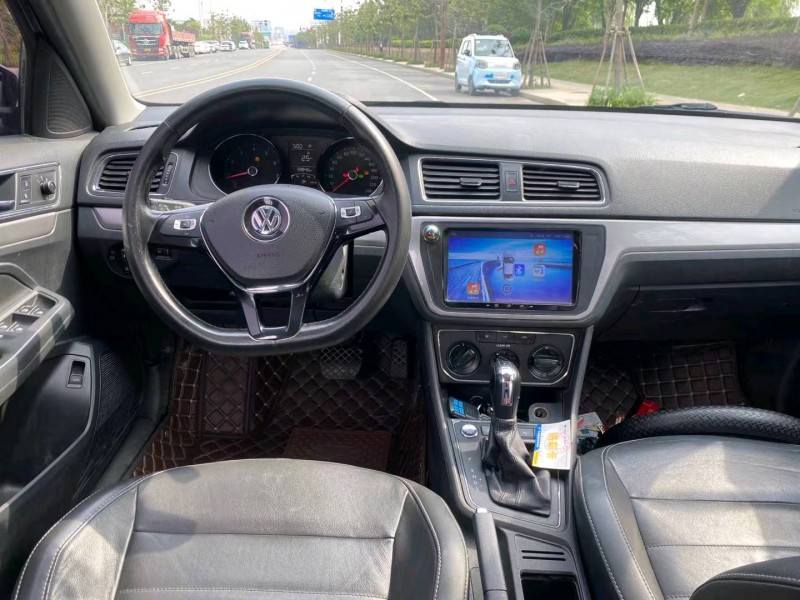 淮南17年大众朗逸8