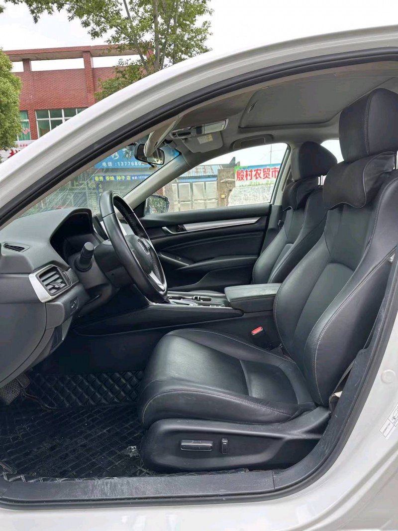 苏州22年本田雅阁6