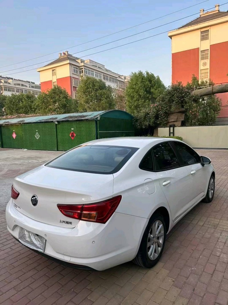 潍坊16年别克威朗8