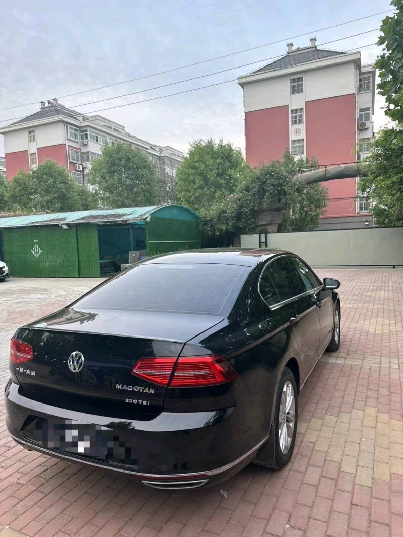 潍坊17年大众迈腾8