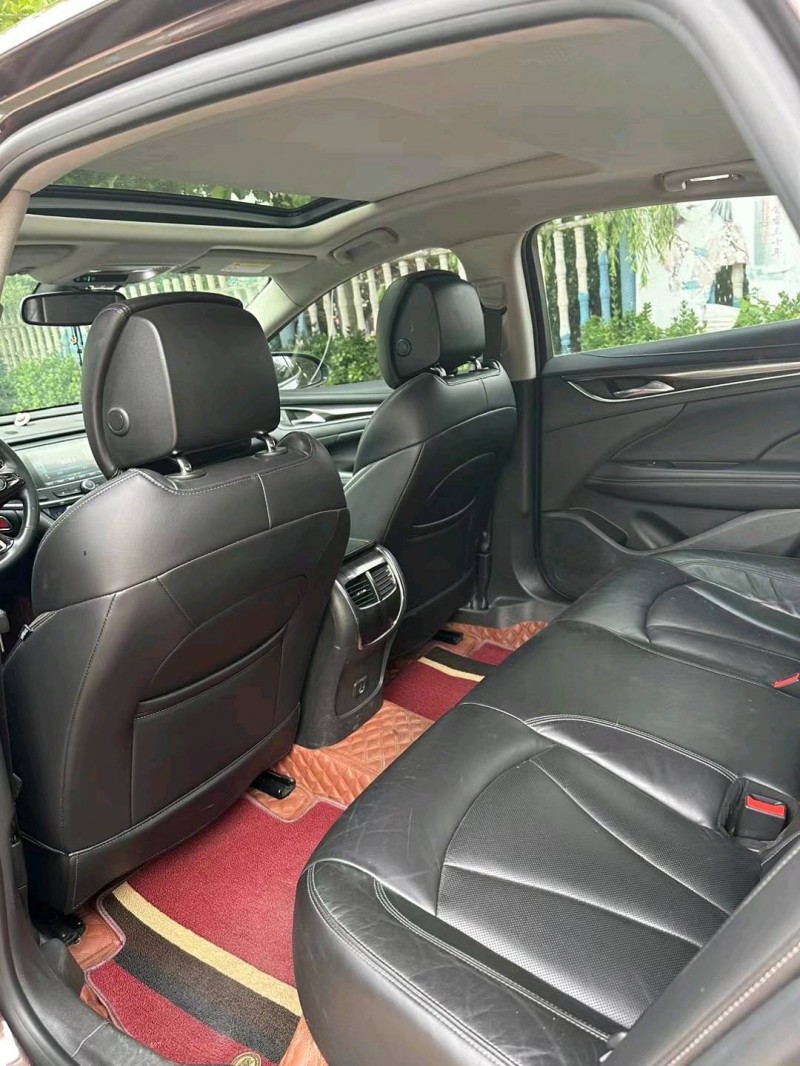 潍坊18年别克君越6