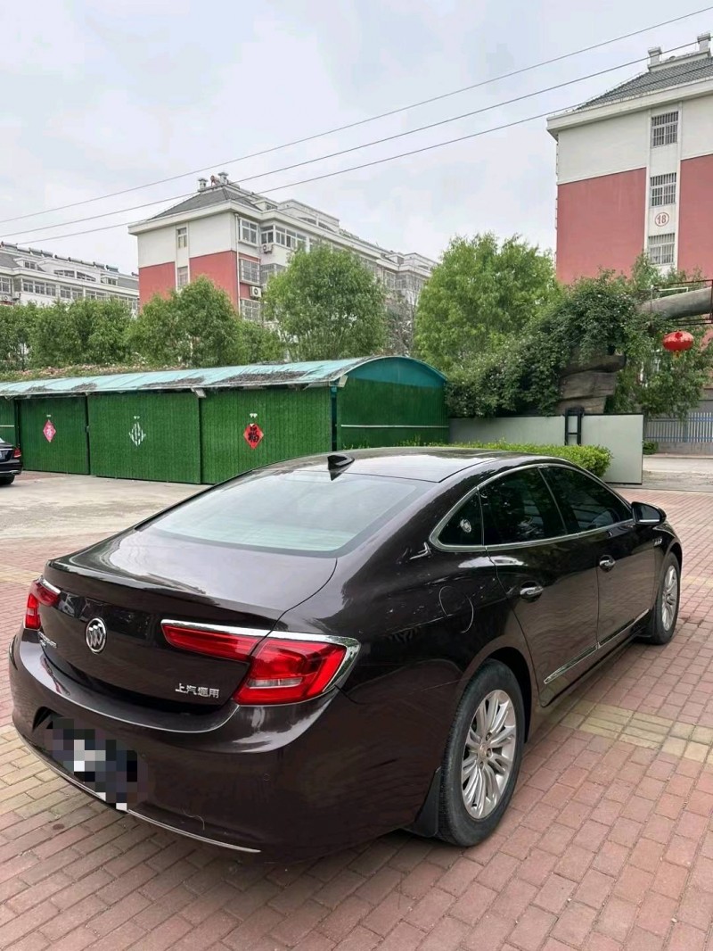 潍坊18年别克君越8